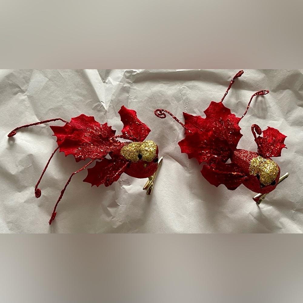 Pier 1 Vintage Festive Red and Gold Glitter Bird Clip Ornaments (2)